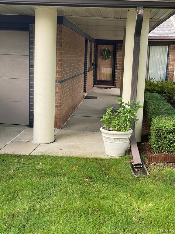 970 Wexford Way Rochester Hills, MI 48307 - Photo 2 of 14