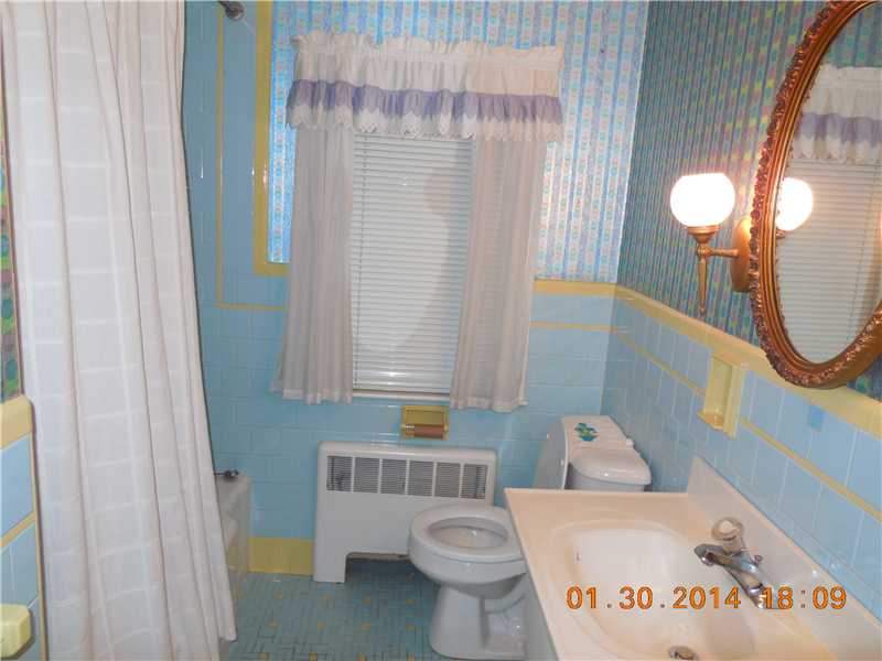 48 Diamond Hill Road Warwick, RI 02886 - Photo 14 of 16 Bathroom.