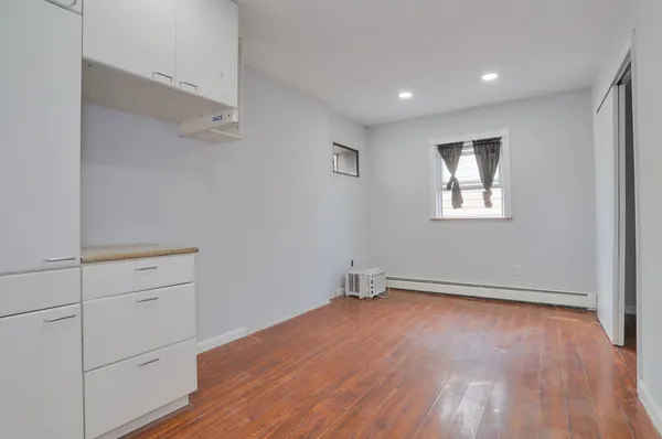 $3,000 | 73 Wales Avenue, Unit 2, Jersey City, NJ 07306