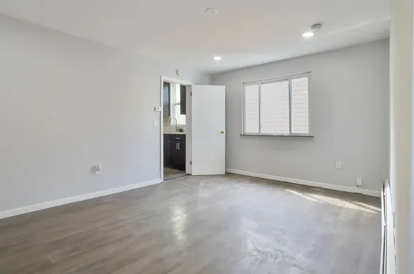 $3,000 | 73 Wales Avenue, Unit 2, Jersey City, NJ 07306