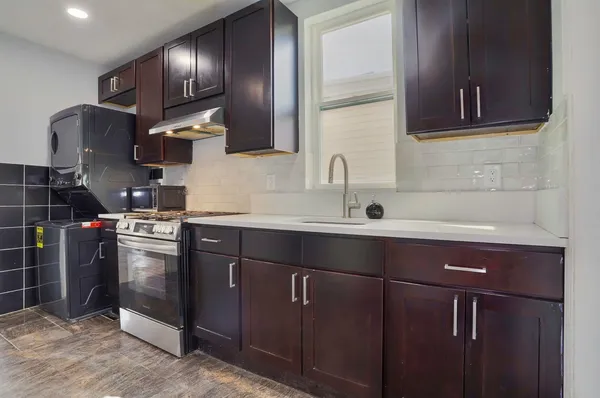 $3,000 | 73 Wales Avenue, Unit 2, Jersey City, NJ 07306