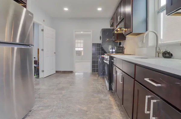 $3,000 | 73 Wales Avenue, Unit 2, Jersey City, NJ 07306