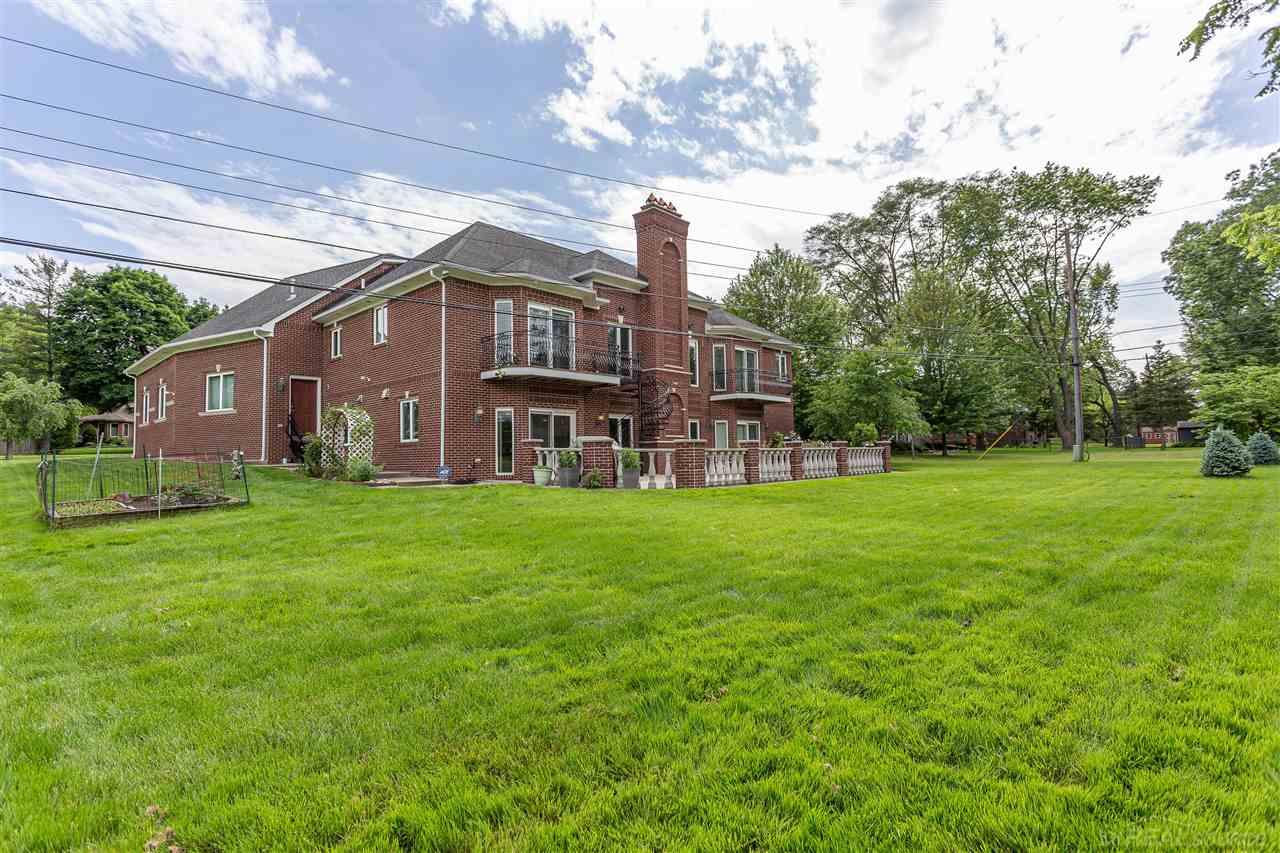 58 Kalhaven Road Rochester Hills, MI 48307 - Photo 9 of 46
