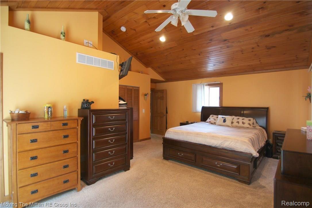 43221 Fret Road Belleville, MI 48111 - Photo 12 of 34 jFret Rd Master Bedroom 2.jpg