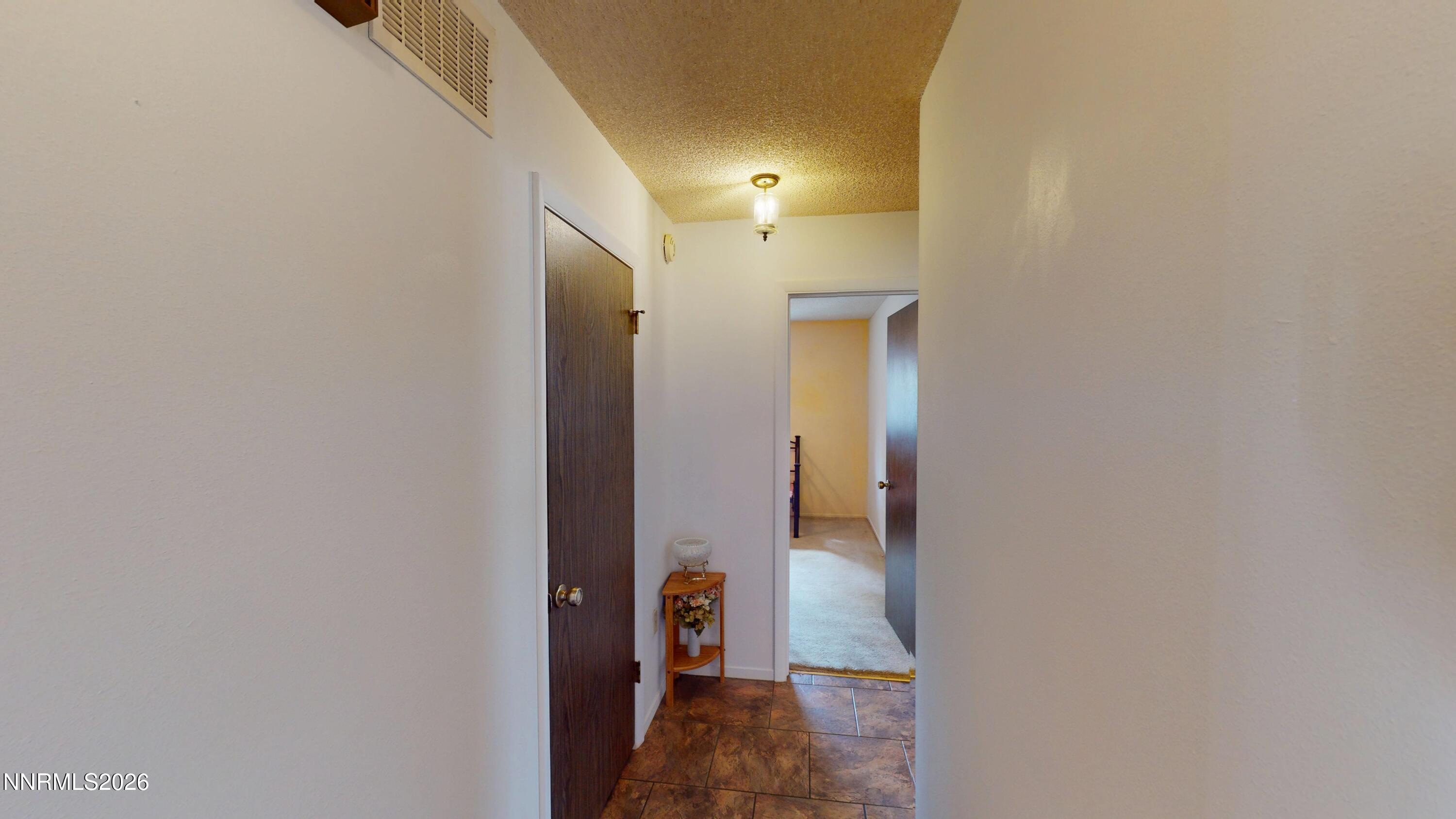 440 East Minor Street Winnemucca, NV 89445 - Photo 8 of 12 a view of living room