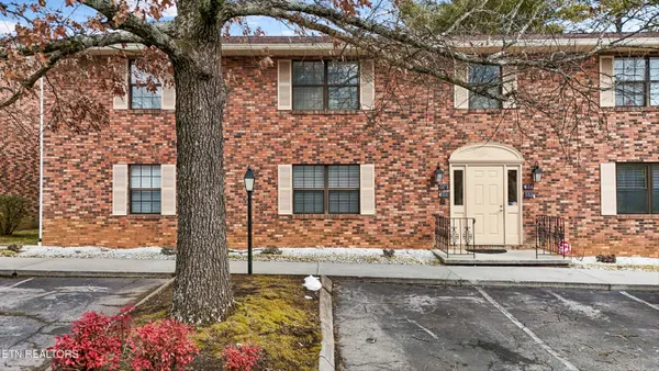 $210,000 | 810 Highland Drive, Unit 501, Knoxville, TN 37912