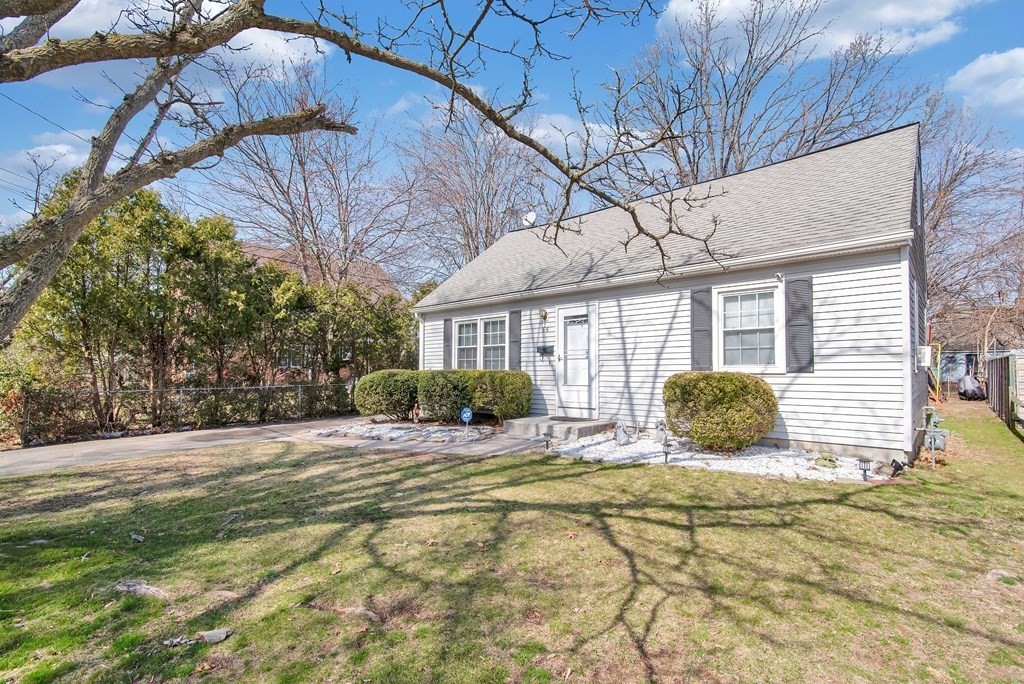 65 Arthur Street Springfield, MA 01104 - Photo 1 of 15