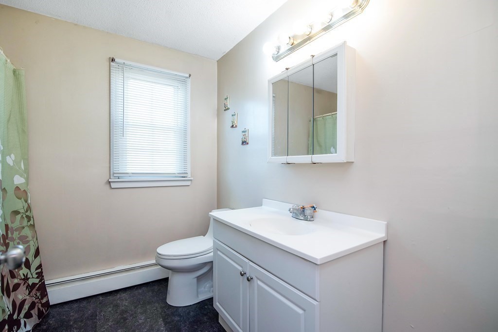 65 Arthur Street Springfield, MA 01104 - Photo 11 of 15