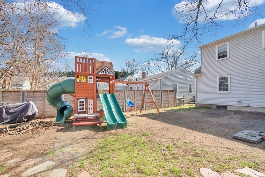 65 Arthur Street Springfield, MA 01104 - Photo 13 of 15