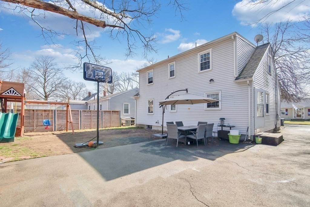 65 Arthur Street Springfield, MA 01104 - Photo 14 of 15