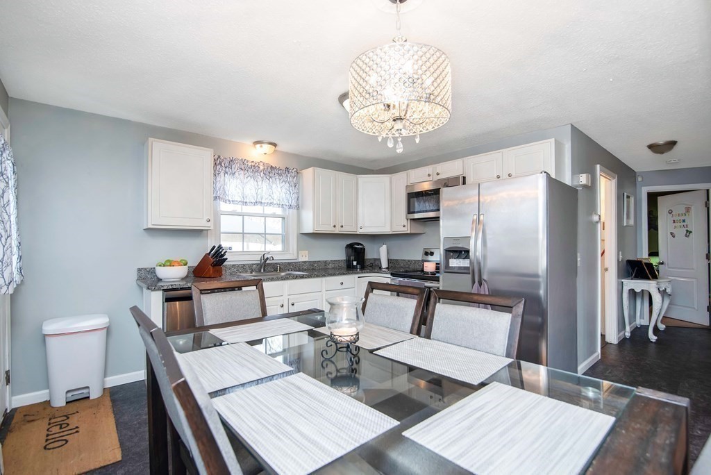 65 Arthur Street Springfield, MA 01104 - Photo 5 of 15