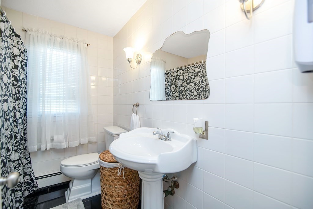 65 Arthur Street Springfield, MA 01104 - Photo 7 of 15