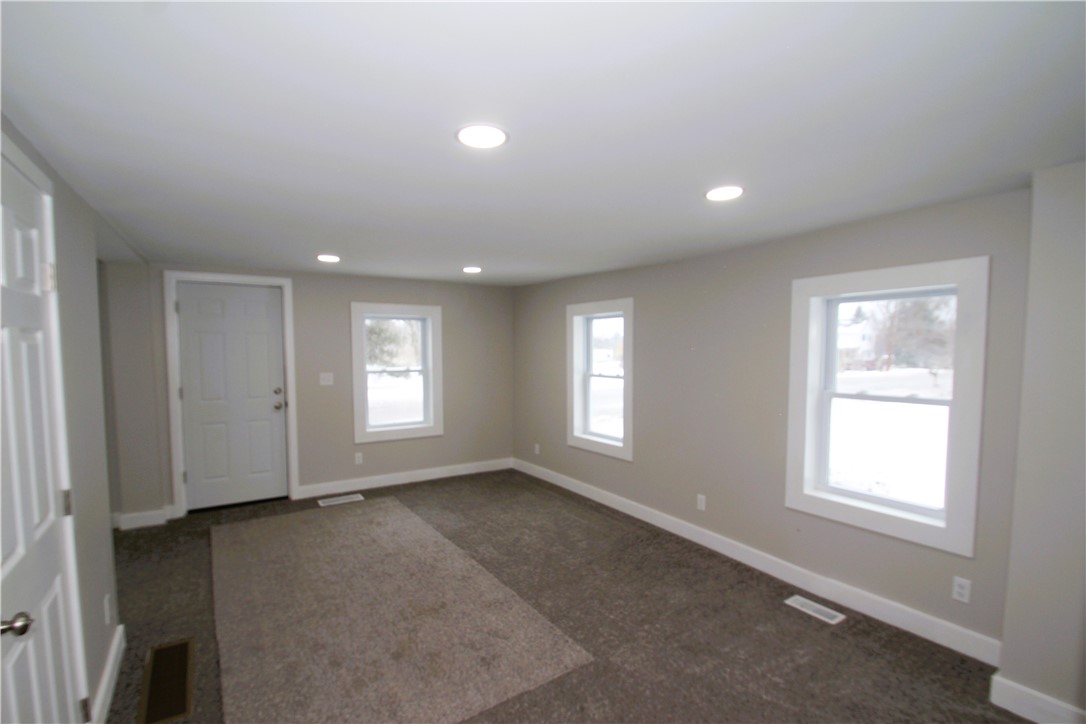 1530 Oak Orchard Road Carlton, NY 14571 - Photo 12 of 31 Awesome L-Shaped Living Room