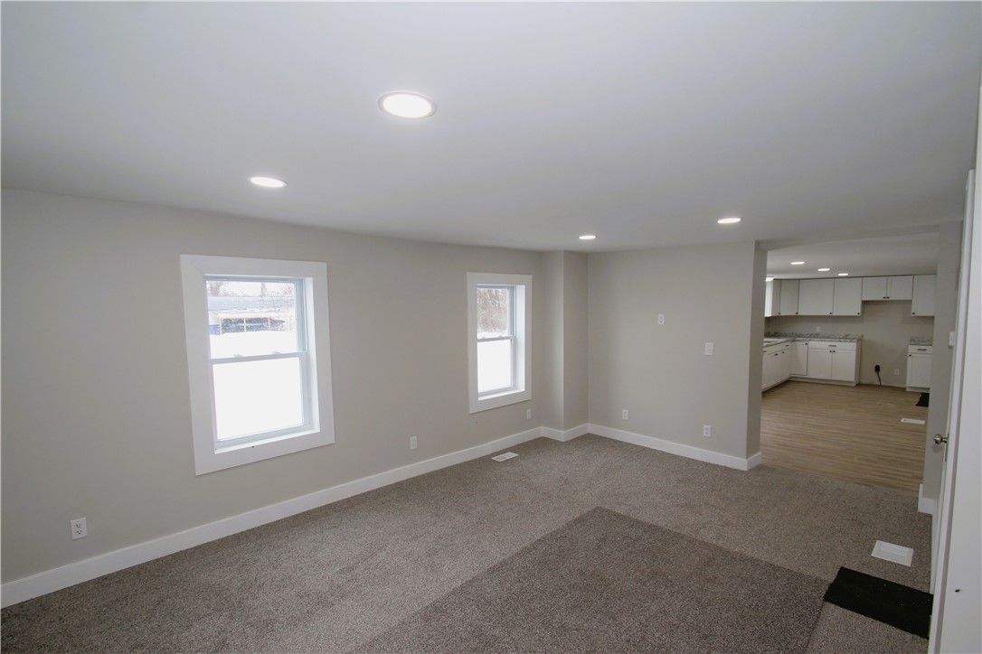 1530 Oak Orchard Road Carlton, NY 14571 - Photo 15 of 31 Awesome L-Shaped Living Room