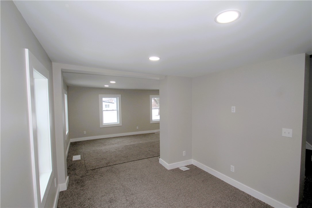 1530 Oak Orchard Road Carlton, NY 14571 - Photo 16 of 31 Awesome L-Shaped Living Room