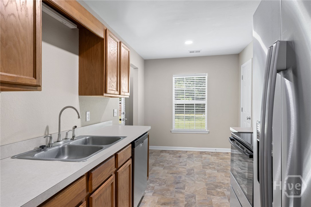 143 Wax Myrtle Court Savannah, GA 31419 - Photo 11 of 36