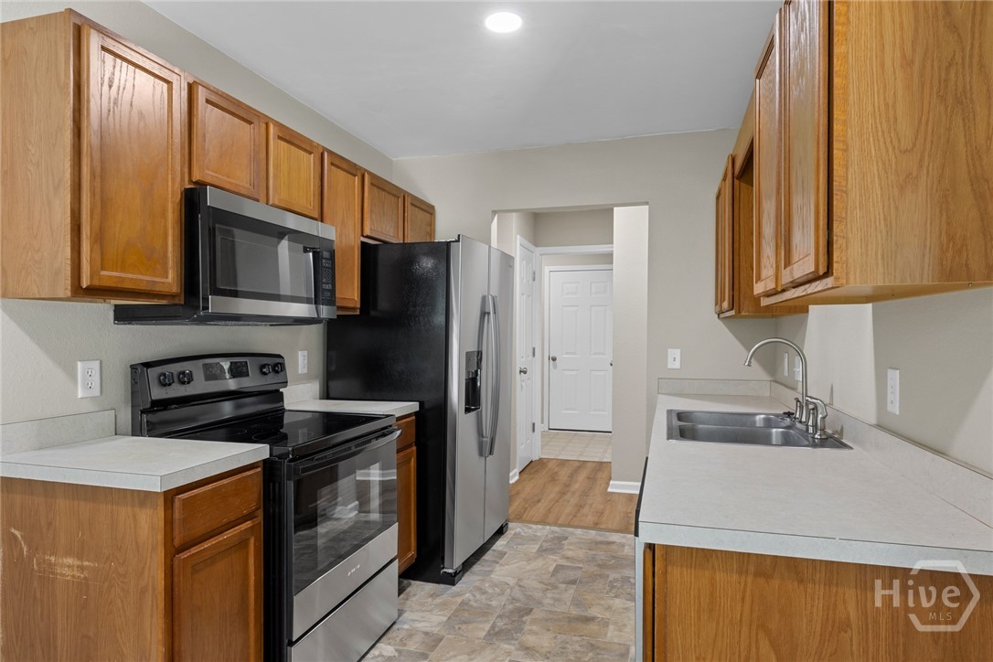 143 Wax Myrtle Court Savannah, GA 31419 - Photo 13 of 36