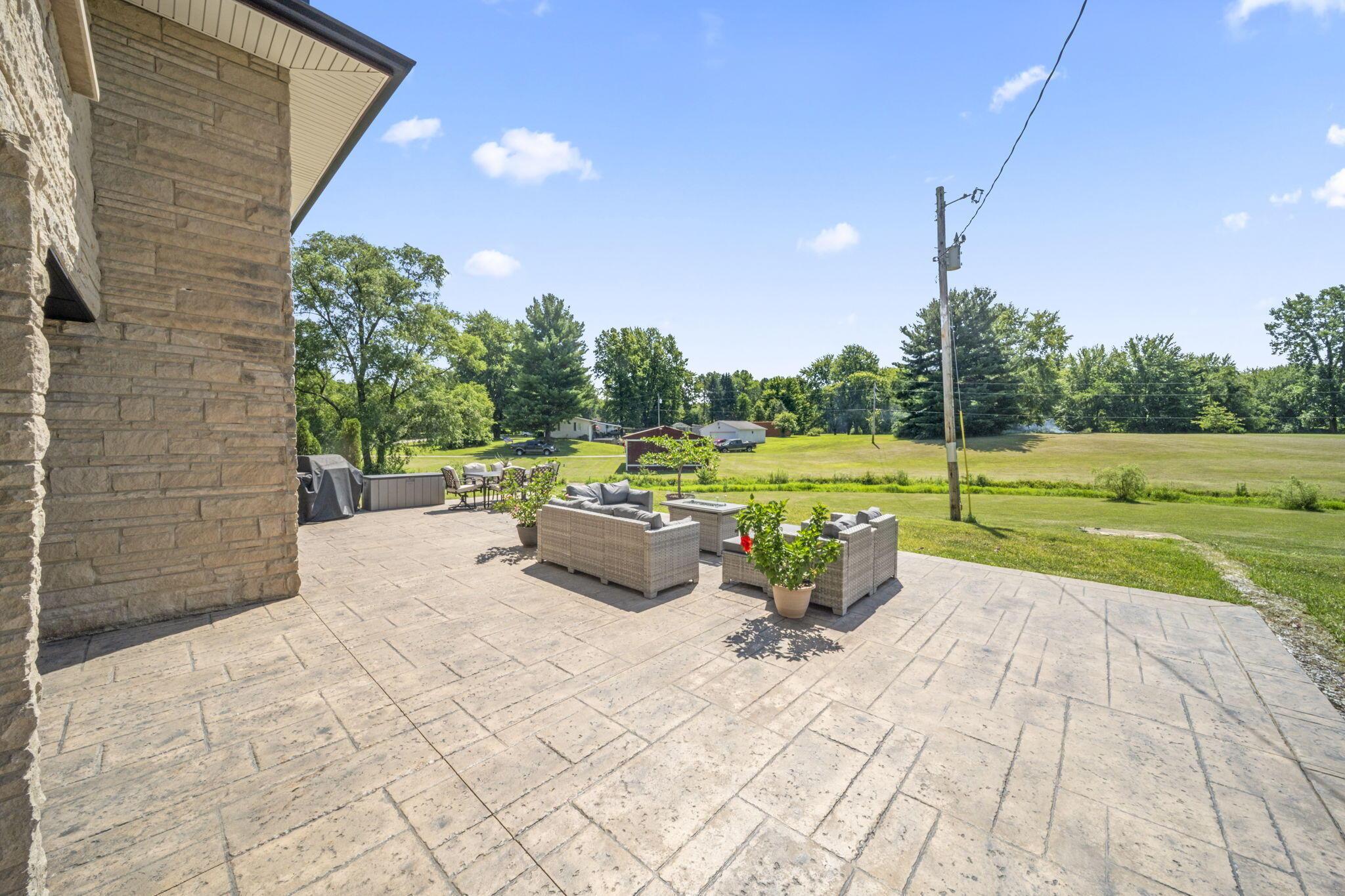 6429 Miller-Paul Road Westerville, OH 43082 - Photo 41 of 55 patio view