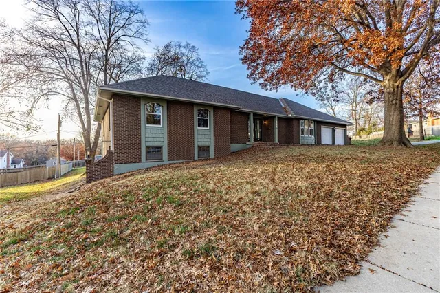 $459,000 | 3500 South Delaware Avenue, Independence, MO 64055