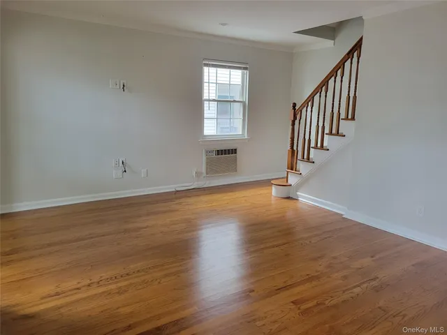 $858,000 | 533 10th Avenue, New Hyde Park, NY 11040