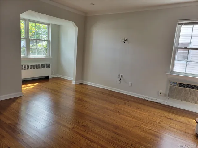 $858,000 | 533 10th Avenue, New Hyde Park, NY 11040