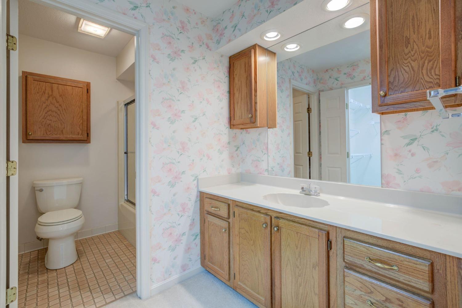 7911 Cheviot Road, Unit 22 Cincinnati, OH 45247 - Photo 14 of 32 Gallery Image 14