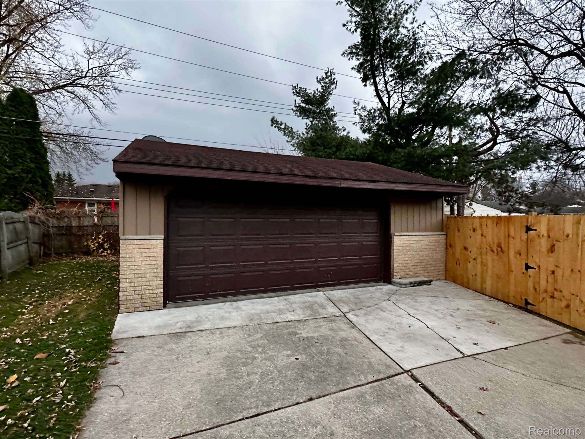 29513 Curtis Road Livonia, MI 48152 - Photo 3 of 23 Gallery Image 3