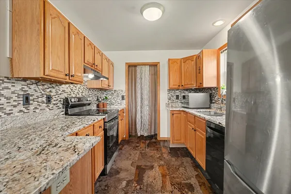 $295,900 | 708 Erin Drive, Champaign, IL 61822