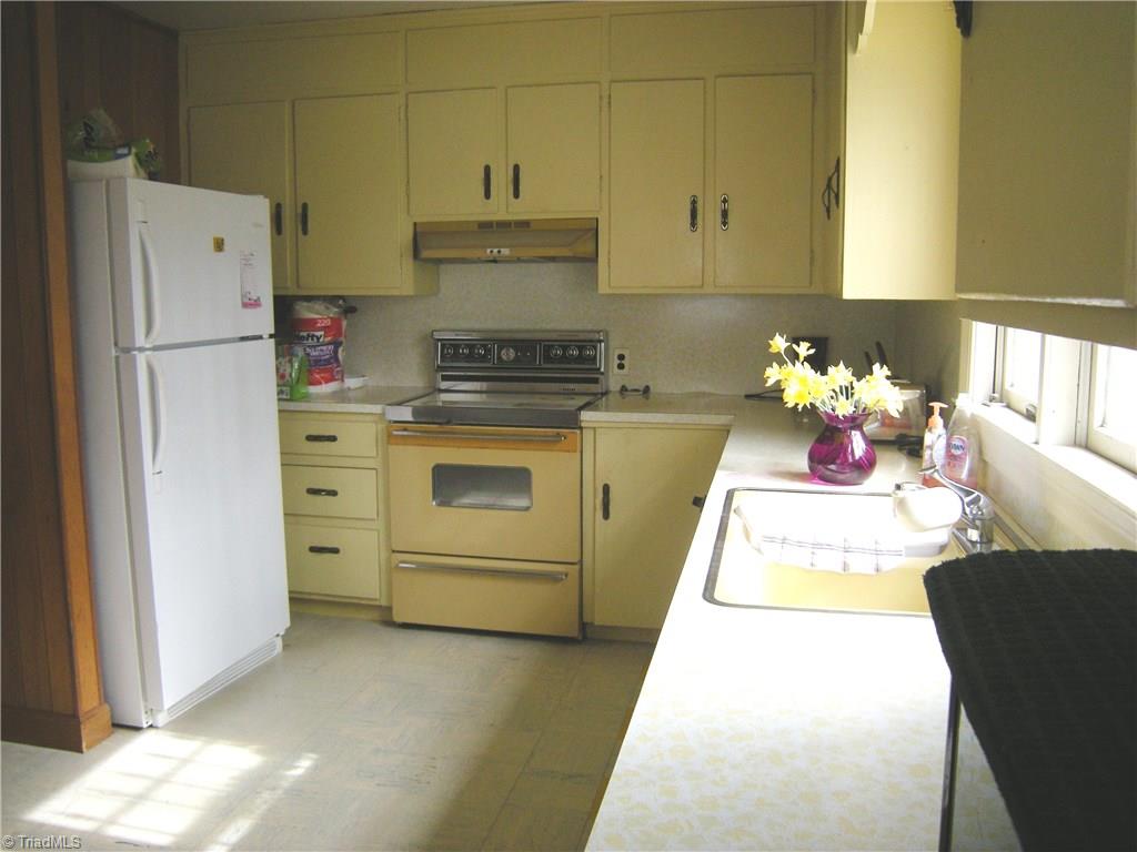 4190 High Point Road Winston-Salem, NC 27107 - Photo 8 of 13 Gallery Image 8