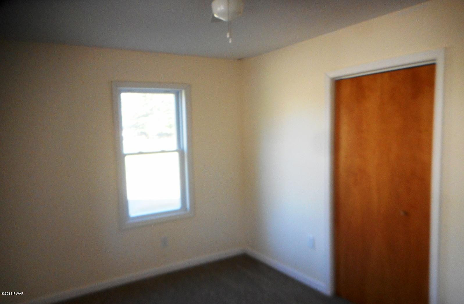 218 Egypt Road Tafton, PA 18464 - Photo 9 of 17