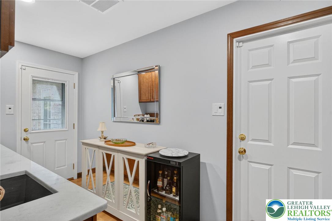 1830 Sherwood Road Allentown, PA 18103 - Photo 14 of 68