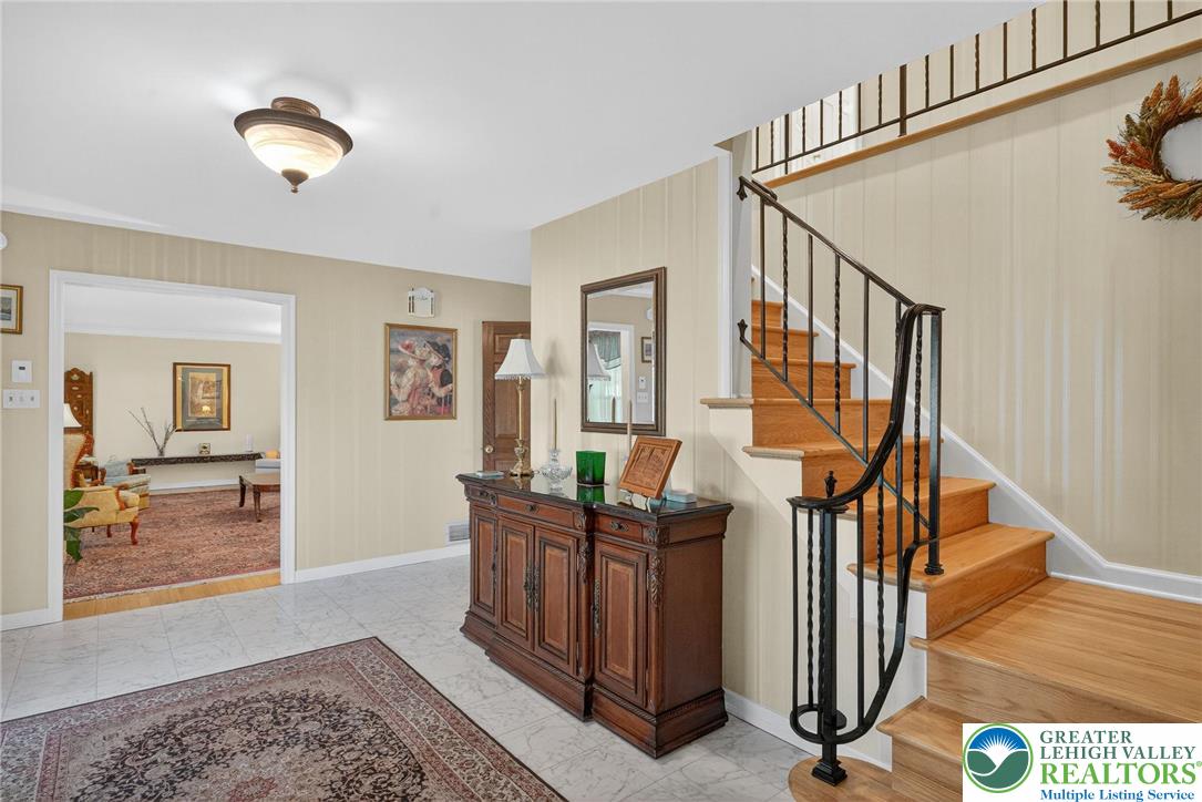 1830 Sherwood Road Allentown, PA 18103 - Photo 7 of 68