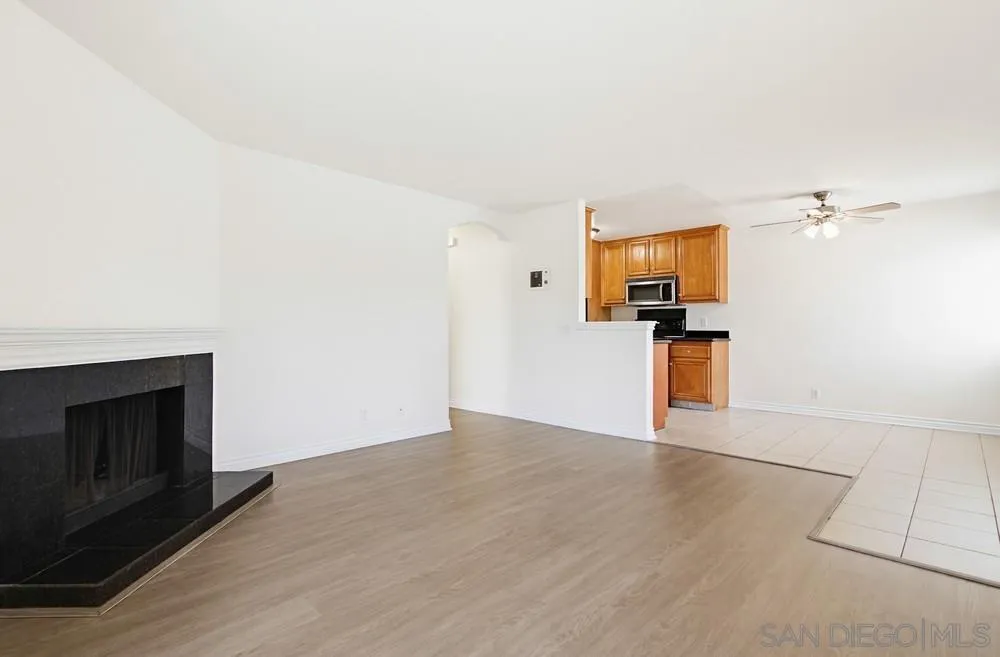 9939 Erma Road, Unit 103 San Diego, CA 92131 - Photo 8 of 40