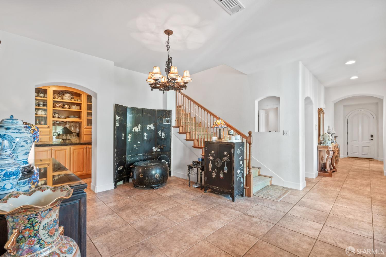 103 Abalone Cove Hercules, CA 94547 - Photo 11 of 84 a very nice looking room with a large mirror and furniture