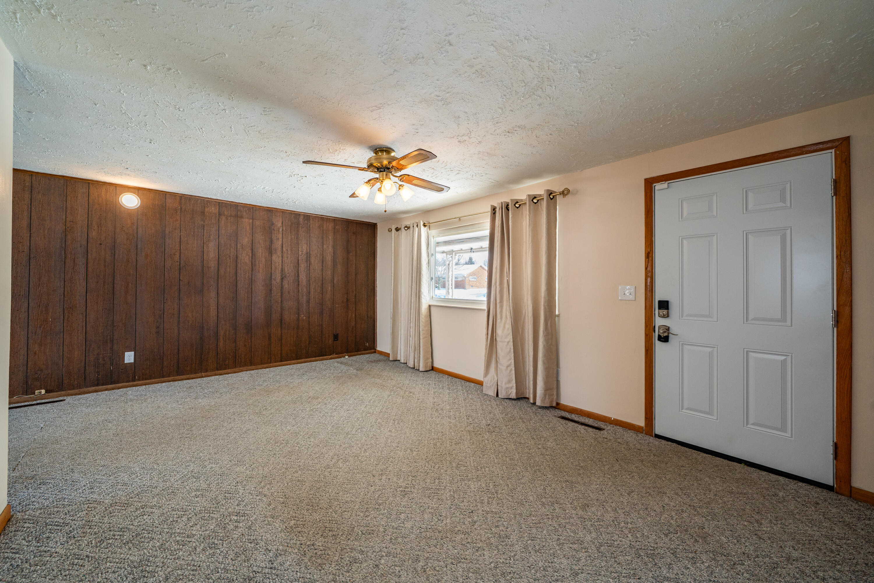 5201 Powell Road Dayton, OH 45424 - Photo 6 of 41