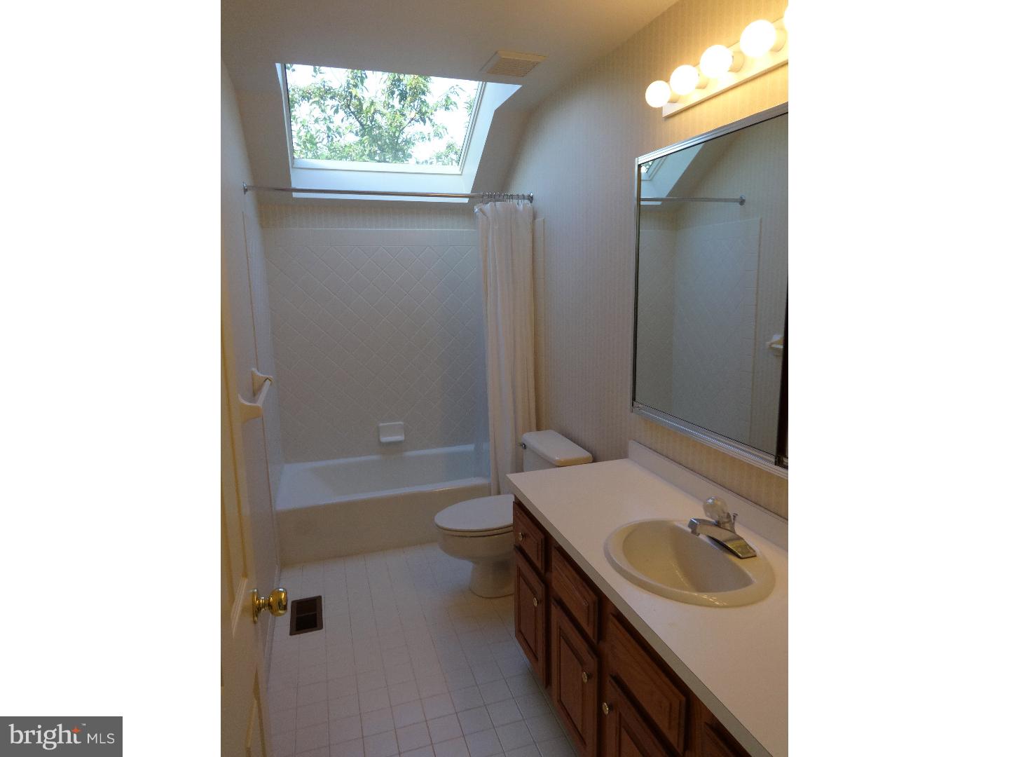 462 Inveraray Villanova, PA 19085 - Photo 11 of 20