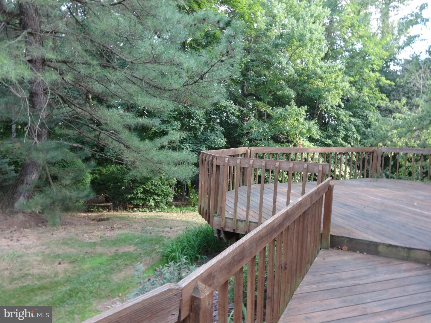 462 Inveraray Villanova, PA 19085 - Photo 19 of 20 Deck