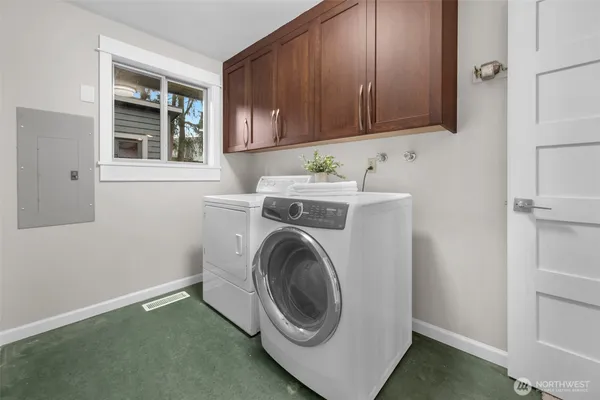 $1,169,000 | 23619 5th Avenue West, Bothell, WA 98021