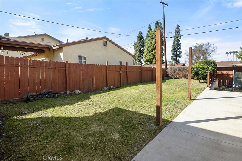 719 South Walnut Avenue Brea, CA 92821 - Photo 22 of 31 Spacious Grass Area with Alley Access