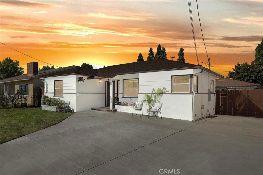 719 South Walnut Avenue Brea, CA 92821 - Photo 29 of 31 Virtual Sunset