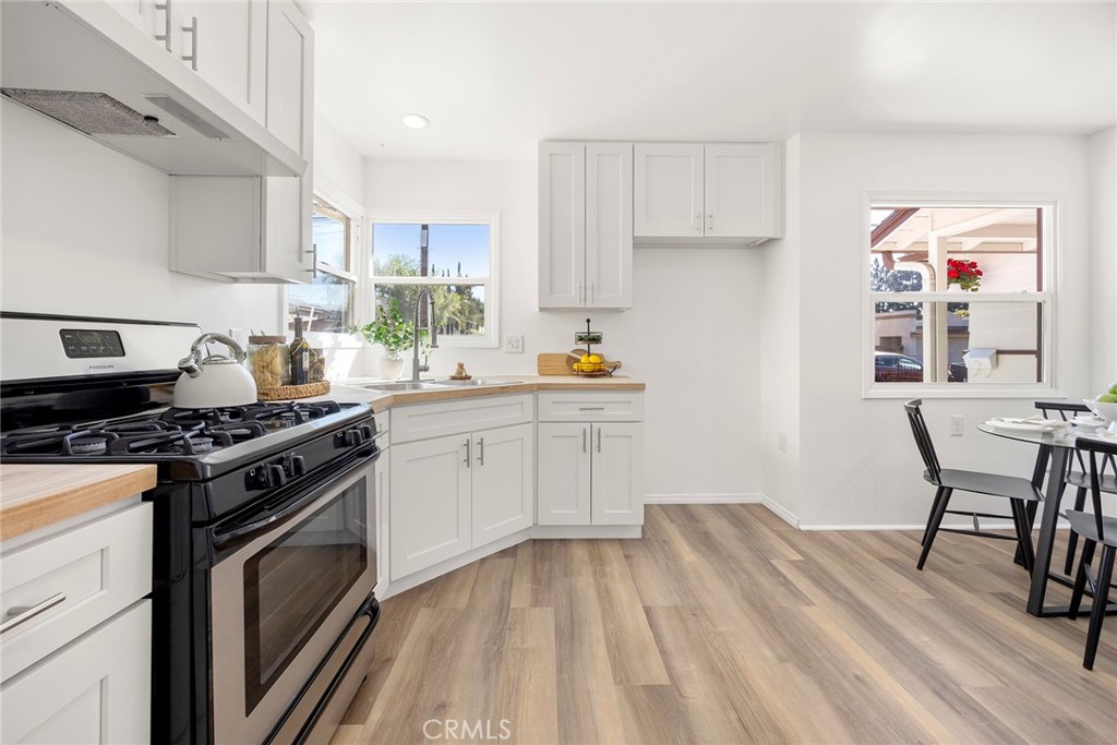 719 South Walnut Avenue Brea, CA 92821 - Photo 7 of 31 New Laminated Wood Flooring