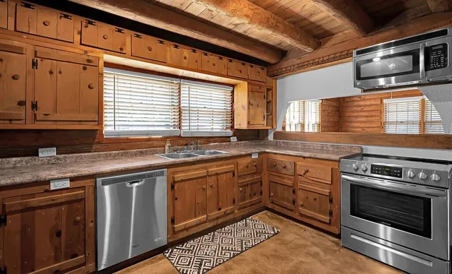 $275,000 | 302 Center Street, Lorena, TX 76655