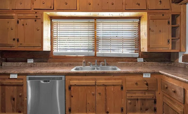 $275,000 | 302 Center Street, Lorena, TX 76655