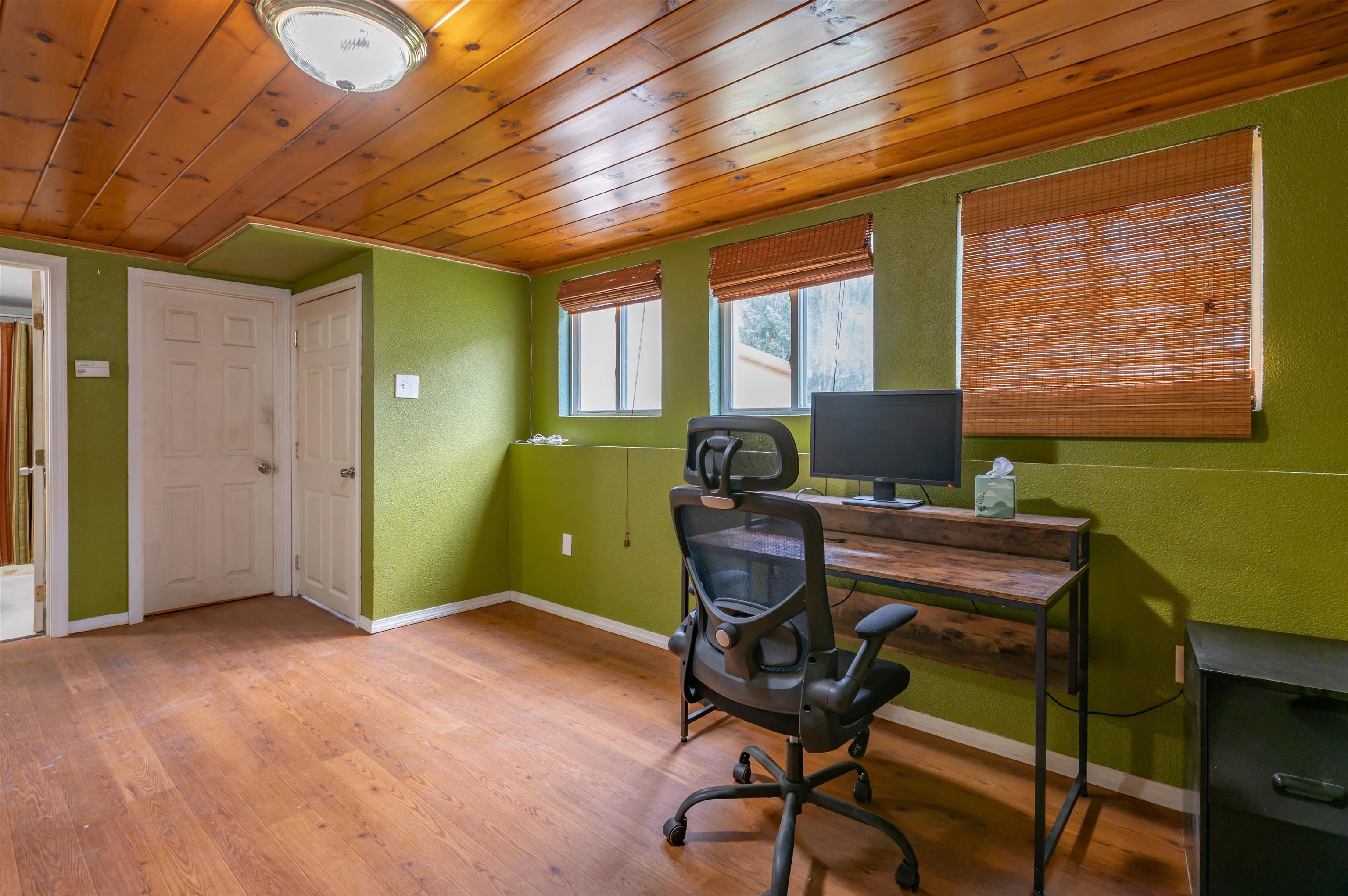 31 Rosemont Avenue Manchester, NH 03103 - Photo 42 of 46