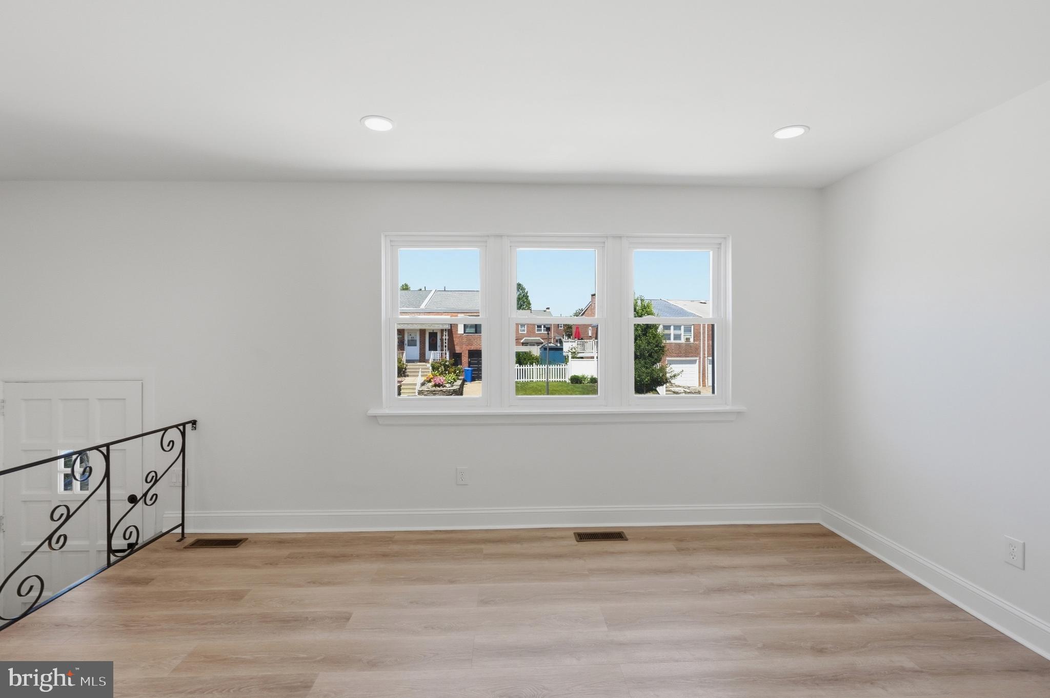 3530 Oakhill Road Philadelphia, PA 19154 - Photo 3 of 59 Living Room