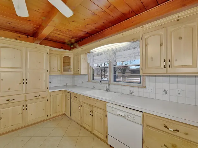 $250,000 | 2900 Syler Drive, Hutchinson, KS 67502