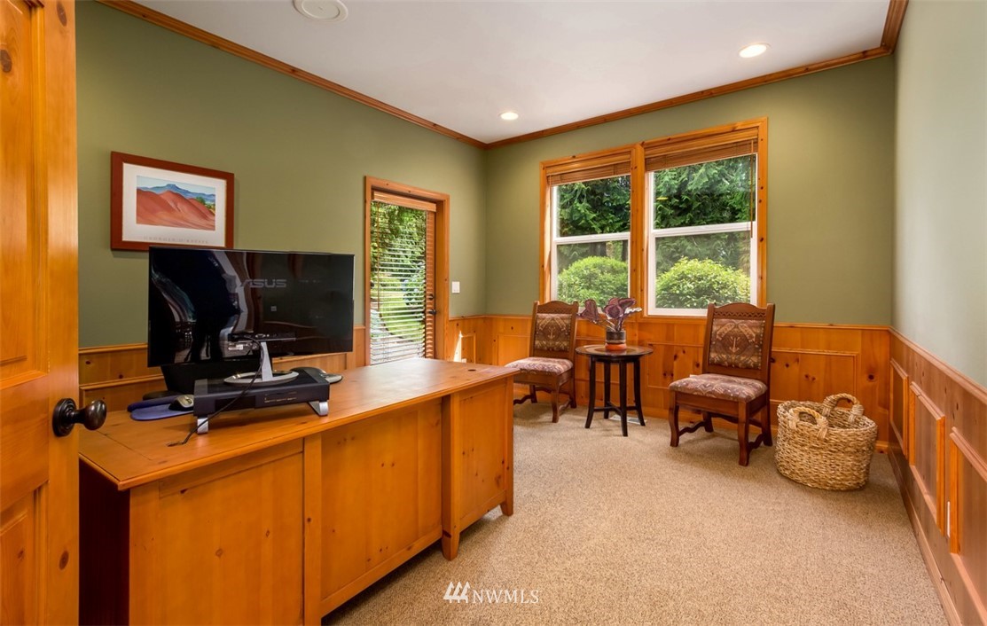 6443 Haley Loop Road Northeast Bainbridge Island, WA 98110 - Photo 13 of 25