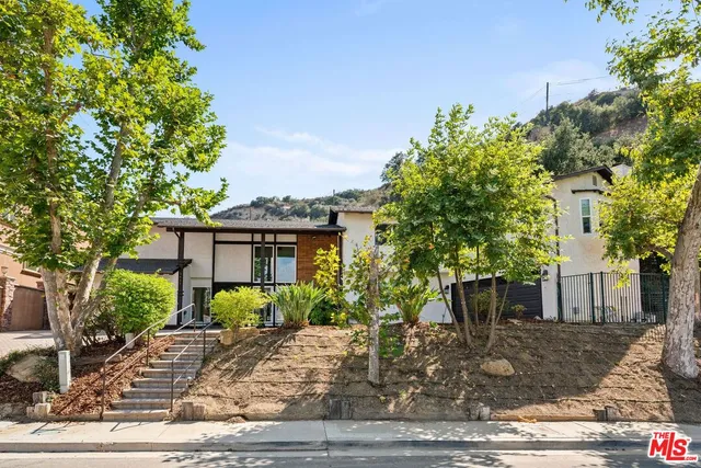 $1,750,000 | 3831 St Johnswood Drive, Woodland Hills, CA 91364
