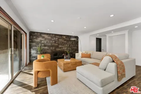 $1,750,000 | 3831 St Johnswood Drive, Woodland Hills, CA 91364