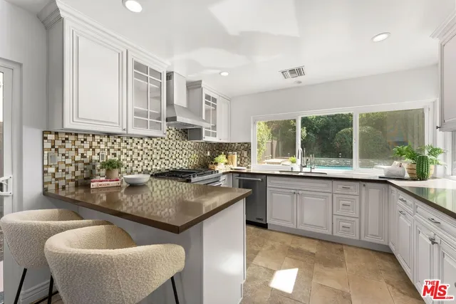 $1,750,000 | 3831 St Johnswood Drive, Woodland Hills, CA 91364